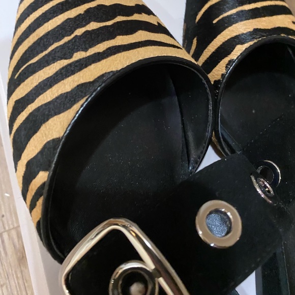 Bleecker & Bond Zebra Mule with Real Fur - Picture 8 of 10